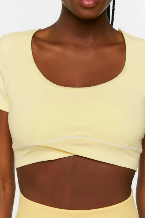 Active Contrast-Trim Crossover Crop Top