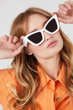Cat-Eye Frame Sunglasses