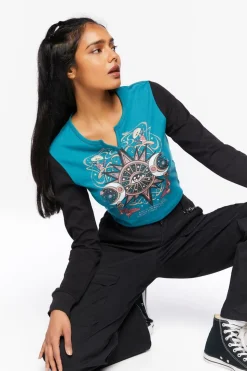 Celestial Graphic Cropped Tee