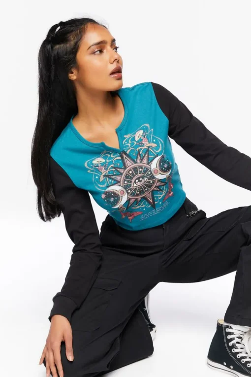 Celestial Graphic Cropped Tee