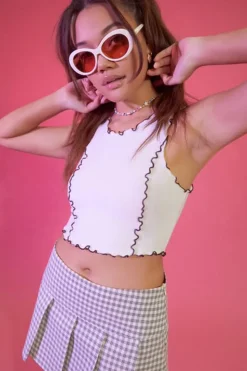 Contrasting Lettuce-Edge Crop Top
