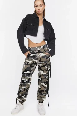 Cropped Denim Zip-Up Trucker Jacket