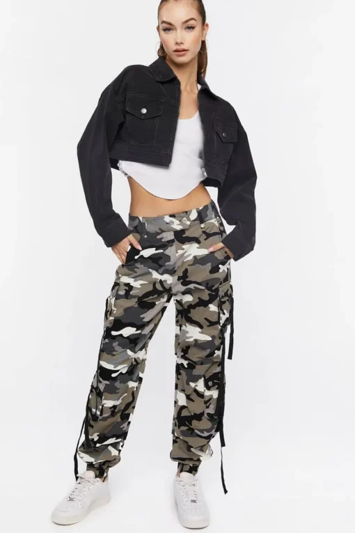 Cropped Denim Zip-Up Trucker Jacket