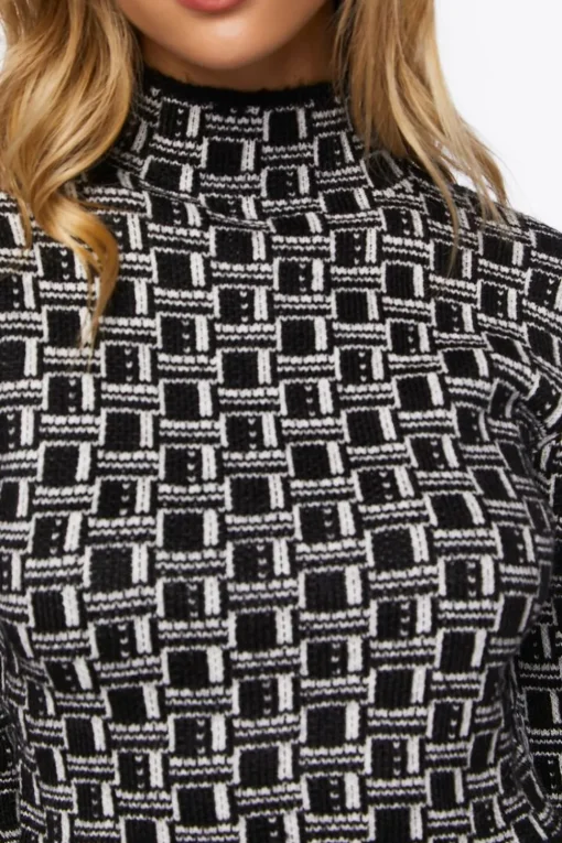 Geo Long-Sleeve Crop Top