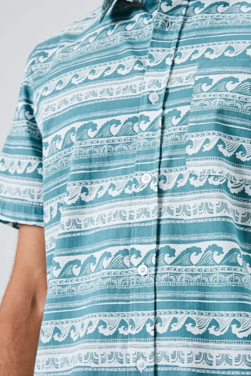 Wave Print Button-Front Shirt